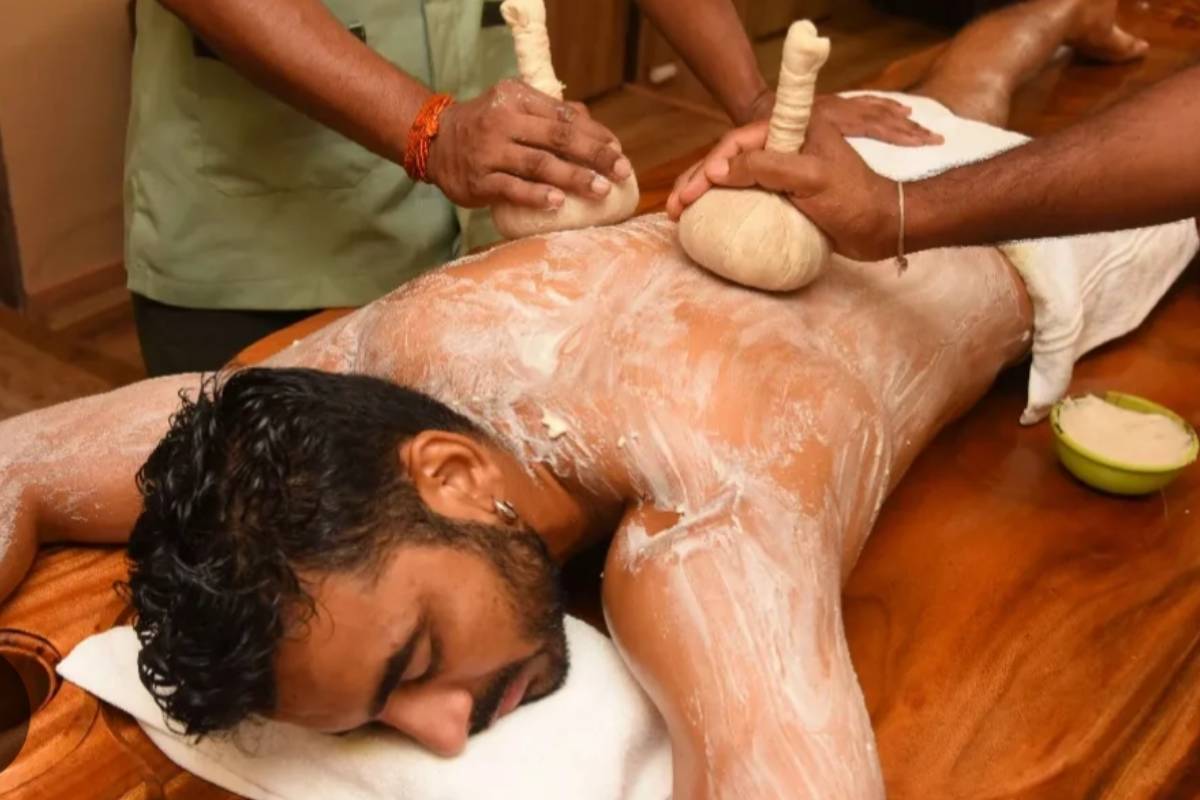 Navar Kizhi therapy at home in Hyderabad